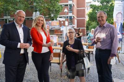 Spitzenkandidat Kai Wegner MdB, Aldona Niemczyk und Klaus-Dieter Gr�hler MdB, 